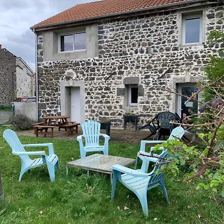 La Petite Ourse #terrasse#vulcania Appartement Saint-Ours (Puy-de-Dome)
